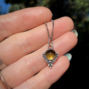 Beer Quartz Pendant Necklace / 16”