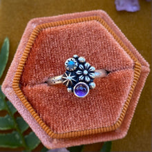 Load image into Gallery viewer, Amethyst &amp; Labradorite Starry Flower Ring / Size 7.5