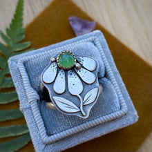 Load image into Gallery viewer, Chrysoprase Coneflower Ring / Size 9