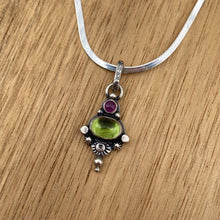 Load image into Gallery viewer, Peridot &amp; Pink Sapphire Mini Statement Necklace / 18”