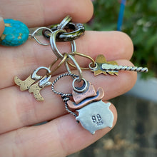 Load image into Gallery viewer, Annie the Cowgirl Frog Green Serpentine Charm Set