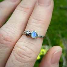 Load image into Gallery viewer, Rainbow Moonstone Starry Ring / Size 7