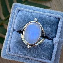 Load image into Gallery viewer, Rainbow Moonstone Chunky Ring / Size 5 - 5.25