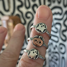 Load image into Gallery viewer, Pumpkin Pebble Ring / Size 7.5