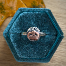 Load image into Gallery viewer, Pumpkin Pebble Ring / Size 7.5