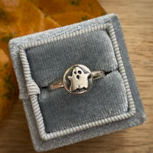 Load image into Gallery viewer, Ghost Pebble Ring / Size 8