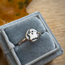 Load image into Gallery viewer, Ghost Pebble Ring / Size 8