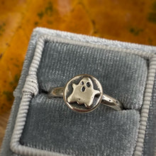 Load image into Gallery viewer, Ghost Pebble Ring / Size 8