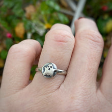 Load image into Gallery viewer, Ghost Pebble Ring / Size 8