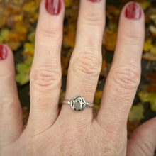 Load image into Gallery viewer, Ghost Pebble Ring / Size 9.5
