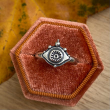 Load image into Gallery viewer, Layered Eye Ring / Size 9