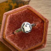 Load image into Gallery viewer, Ghost Pebble Ring / Size 9.5