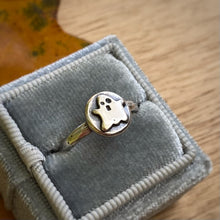 Load image into Gallery viewer, Ghost Pebble Ring / Size 8