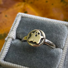 Load image into Gallery viewer, Ghost Pebble Ring / Size 8