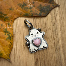 Load image into Gallery viewer, Queen Conch Shell Heart Ghostie Charm {A} / No Chain