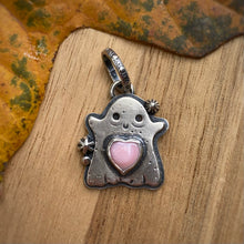 Load image into Gallery viewer, Queen Conch Shell Heart Ghostie Charm {A} / No Chain