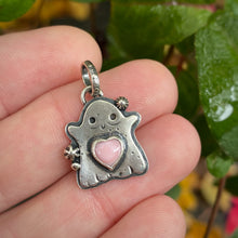 Load image into Gallery viewer, Queen Conch Shell Heart Ghostie Charm {A} / No Chain