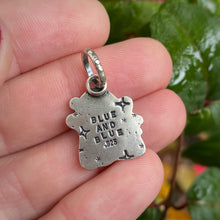 Load image into Gallery viewer, Queen Conch Shell Heart Ghostie Charm {A} / No Chain
