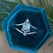 Load image into Gallery viewer, Prehnite Pointy Ring / Size 10 - 10.25