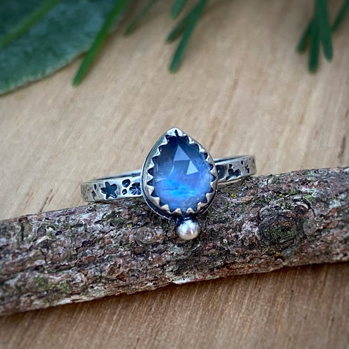 Rainbow Moonstone Teardrop Ring / Size 6