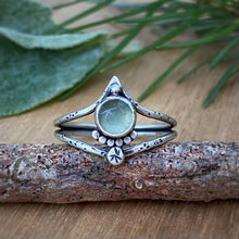 Load image into Gallery viewer, Prehnite Pointy Ring / Size 10 - 10.25