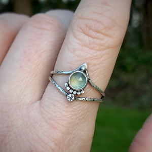 Prehnite Pointy Ring / Size 10 - 10.25