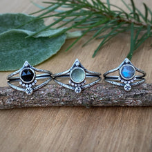 Load image into Gallery viewer, Prehnite Pointy Ring / Size 10 - 10.25
