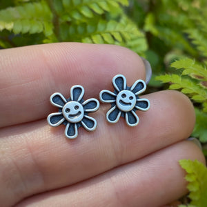 Smiley Flower Stud Earrings