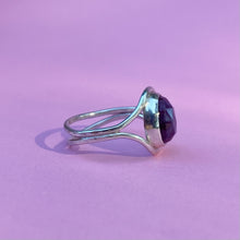 Load image into Gallery viewer, Rose Cut Silk Ruby Sapphire Eye Ring / 6.5 - 6.75