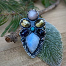 Load image into Gallery viewer, Rainbow Moonstone Cluster Ring / Size 6.5