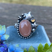 Load image into Gallery viewer, Peach Moonstone &amp; Hessonite Garnet Statement Ring / Size 6