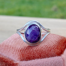 Load image into Gallery viewer, Rose Cut Silk Ruby Sapphire Eye Ring / 6.5 - 6.75