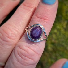 Load image into Gallery viewer, Rose Cut Silk Ruby Sapphire Eye Ring / 6.5 - 6.75