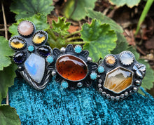 Load image into Gallery viewer, Rainbow Moonstone Cluster Ring / Size 6.5